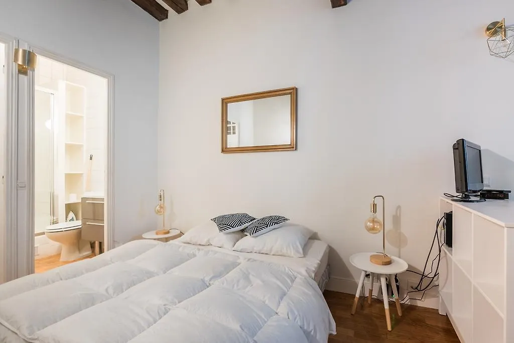 Studio Ile Saint-louis Apartment